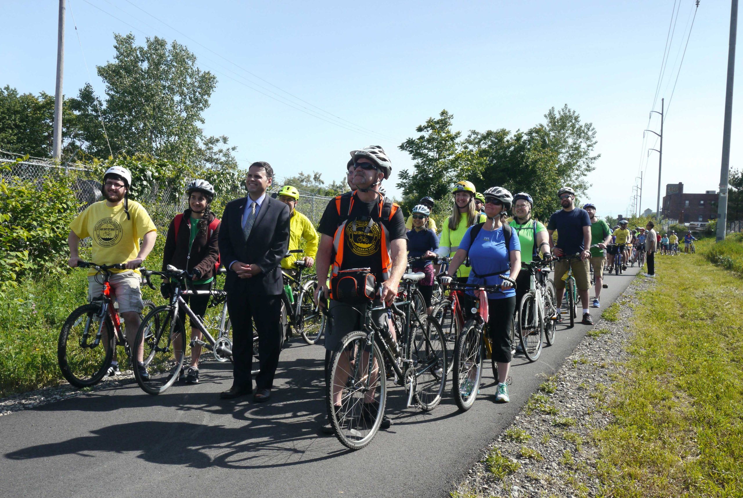 Barry Bonds uses money and resources to support women's cycling